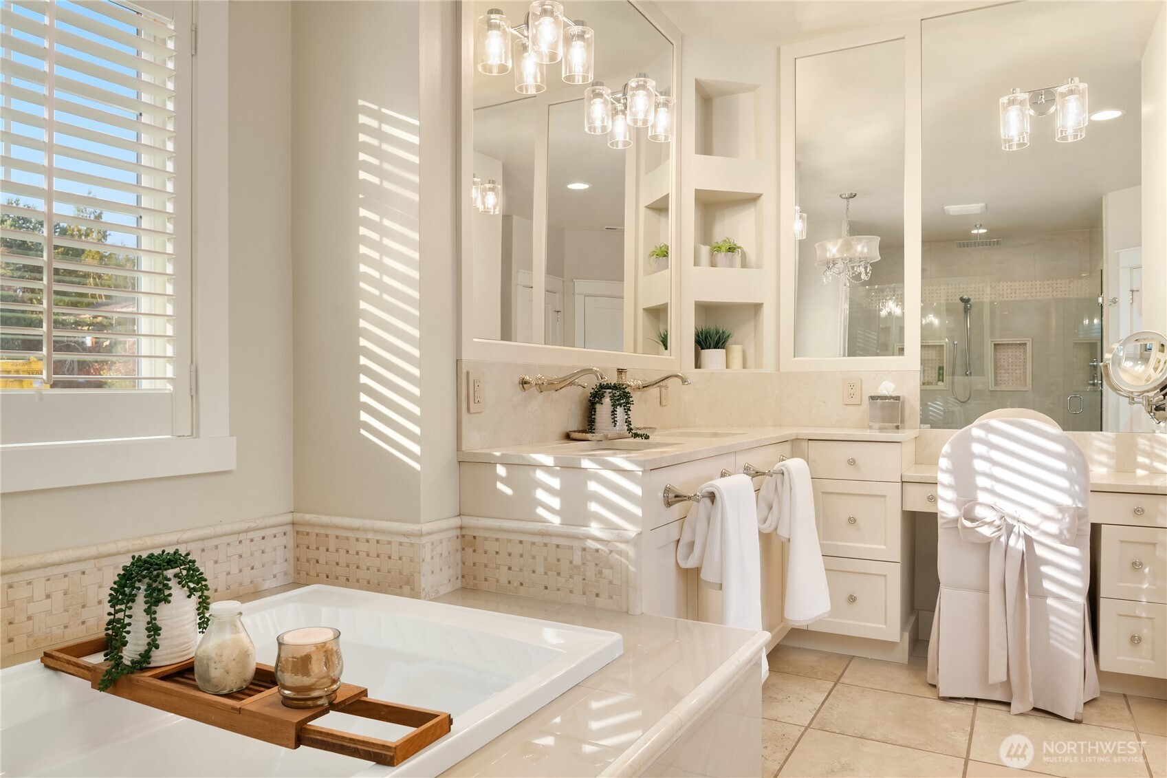 6016 Princeton Avenue NE, Seattle, WA 98115-7764