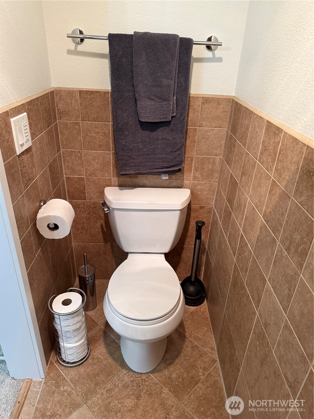 2253 Gilman Drive W #105, Seattle, WA 98119