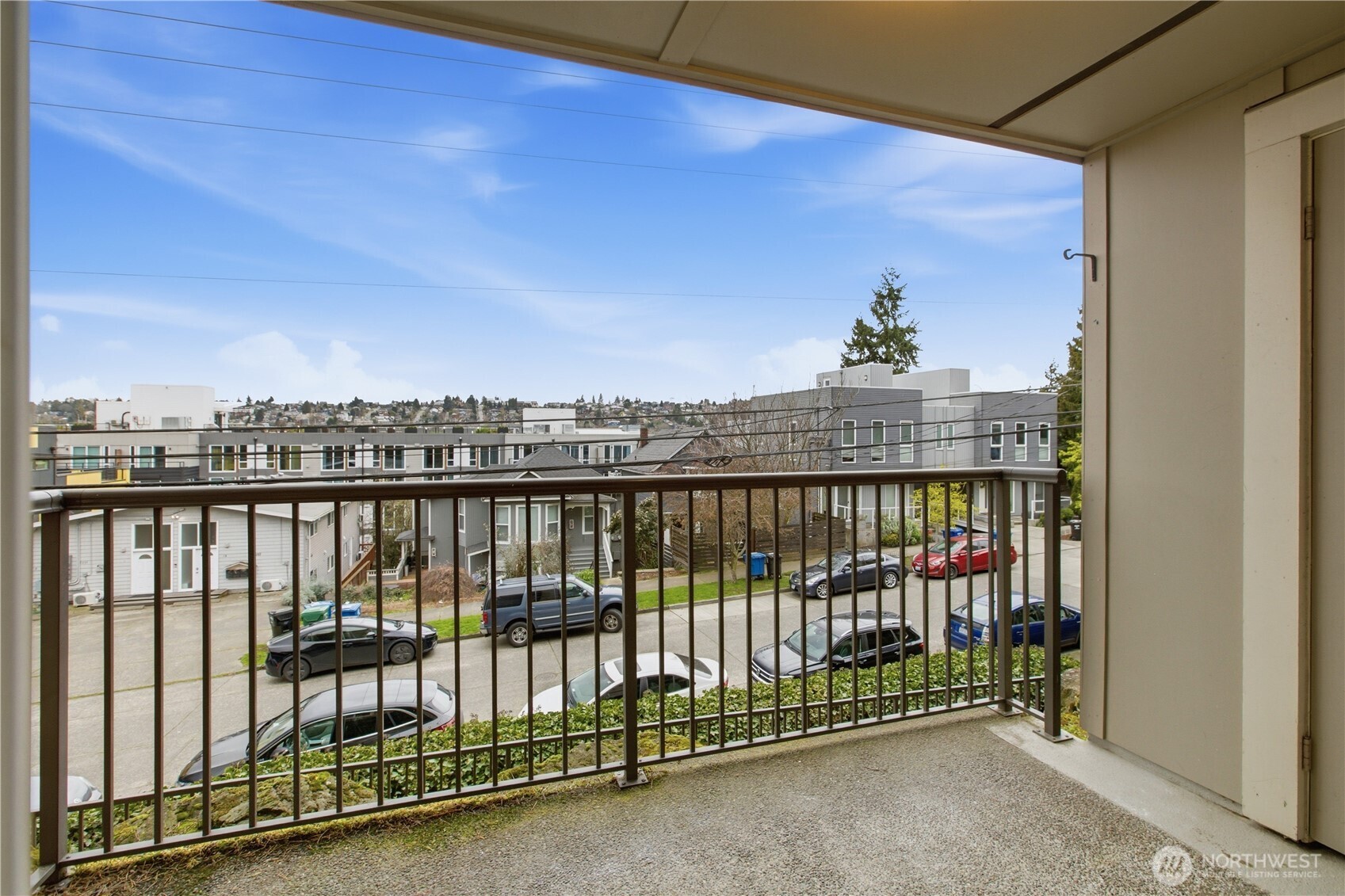 2253 Gilman Drive W #105, Seattle, WA 98119