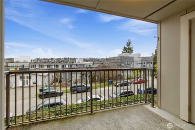 2253 Gilman Drive W #105, Seattle, WA 98119 - Photo 18