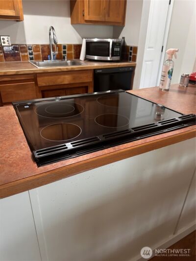 2253 Gilman Drive W #105, Seattle, WA 98119 - Photo 23