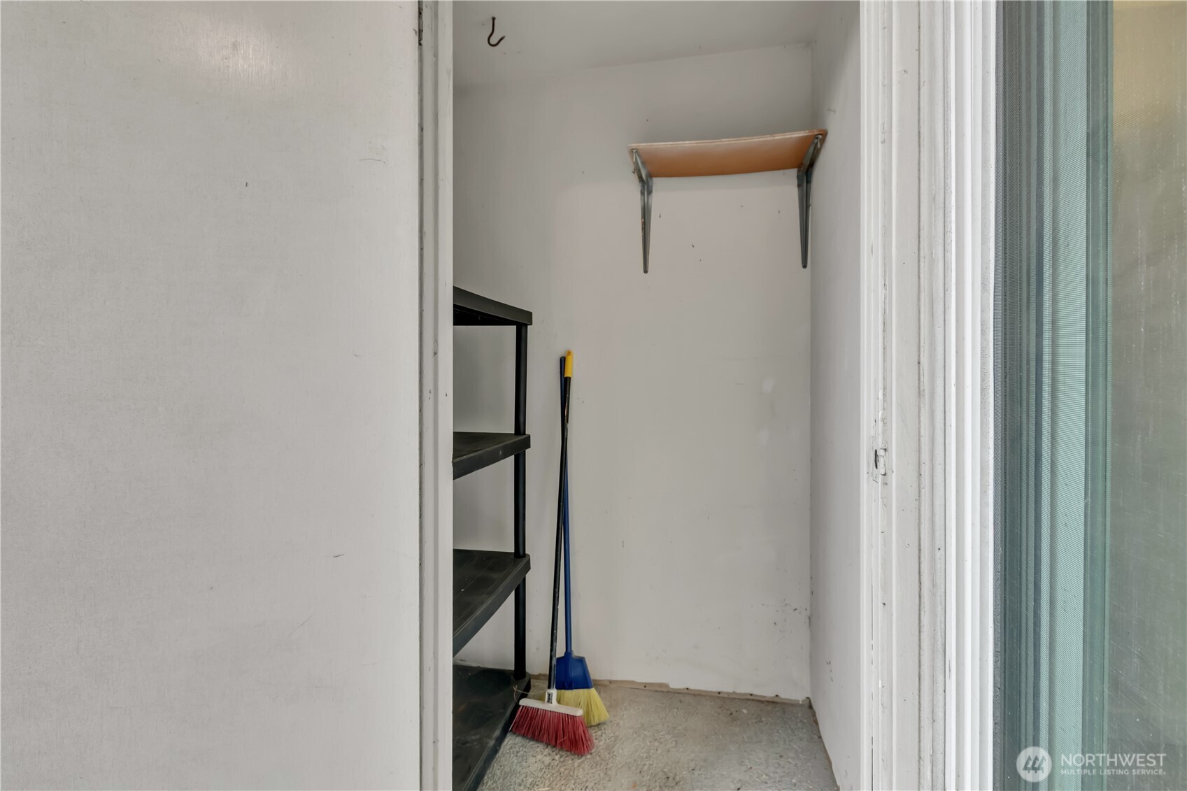 2253 Gilman Drive W #105, Seattle, WA 98119