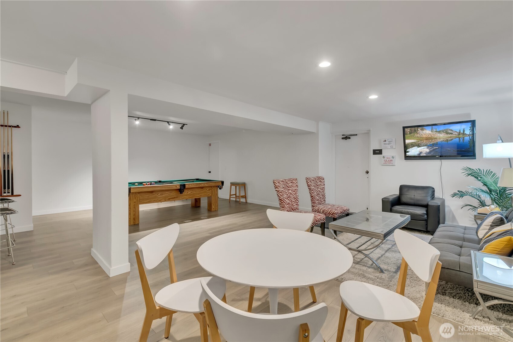 2253 Gilman Drive W #105, Seattle, WA 98119