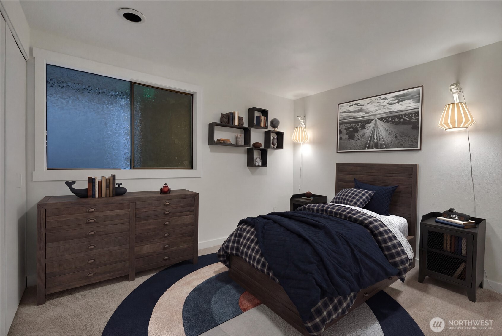 2253 Gilman Drive W #105, Seattle, WA 98119