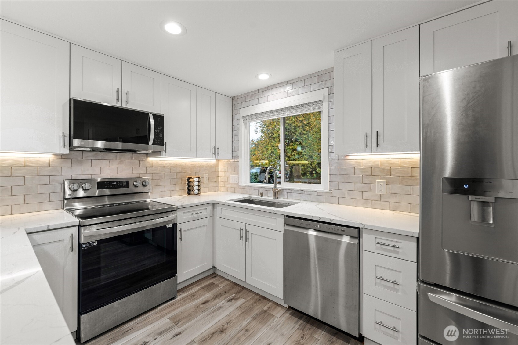 13324 NE 138th Pl , Kirkland, WA 98034