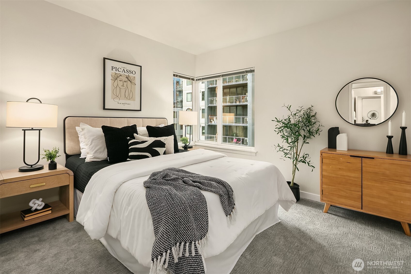 2717 Western Avenue #638, Seattle, WA 98121