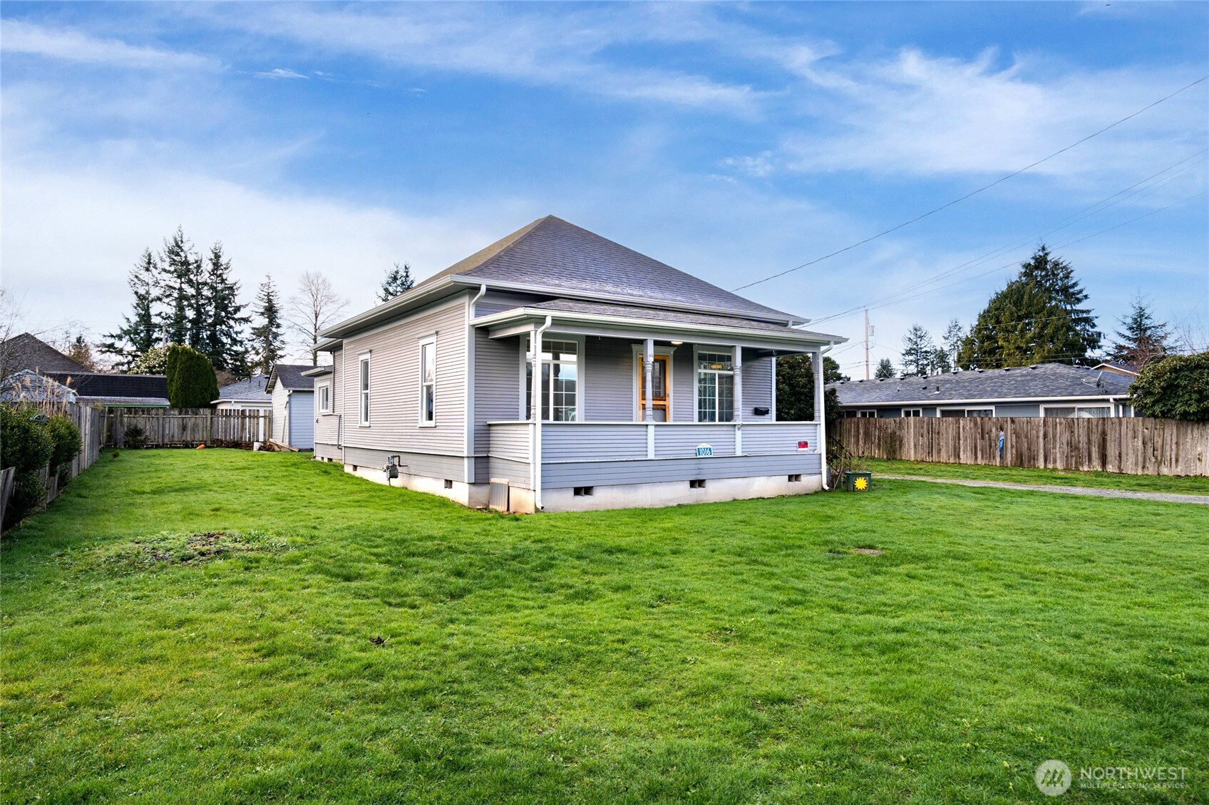 1016 E Orange Avenue , Burlington, WA 98233