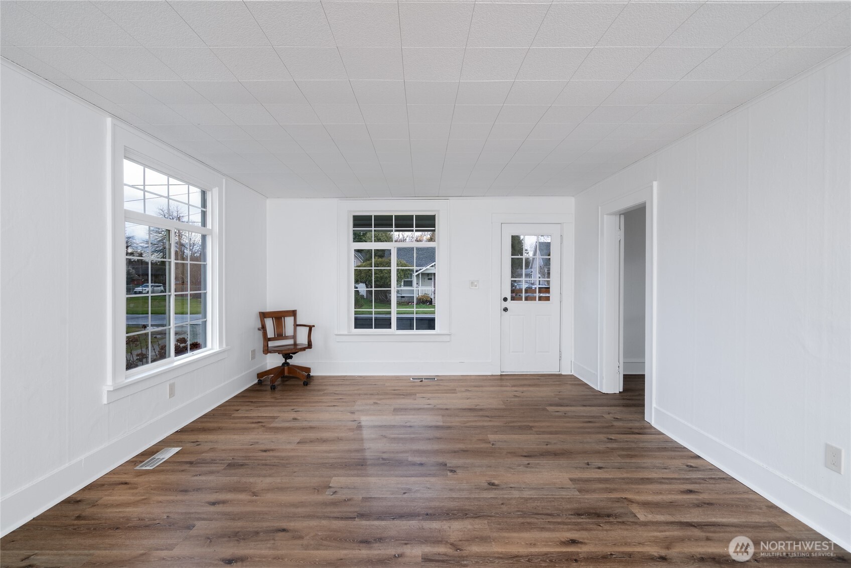 1016 E Orange Avenue , Burlington, WA 98233