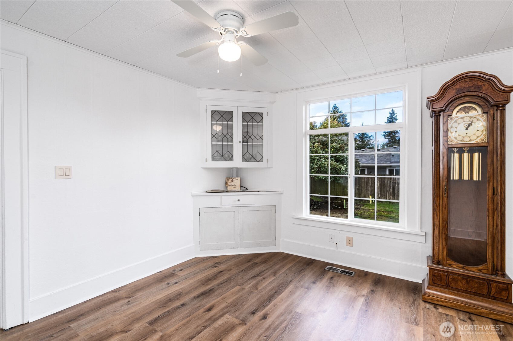 1016 E Orange Avenue , Burlington, WA 98233