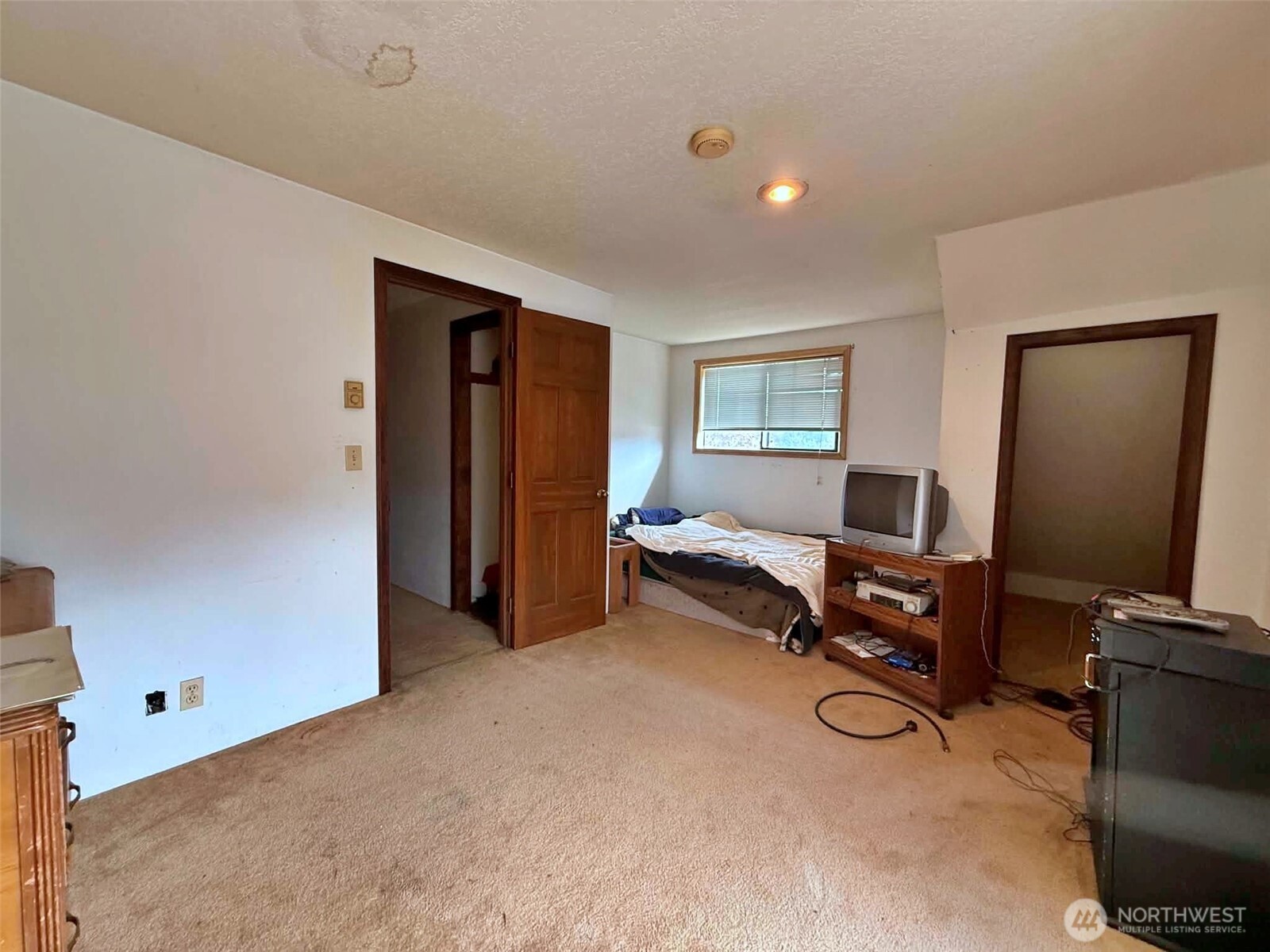 141 Filbert Road , Silver Creek, WA 98585