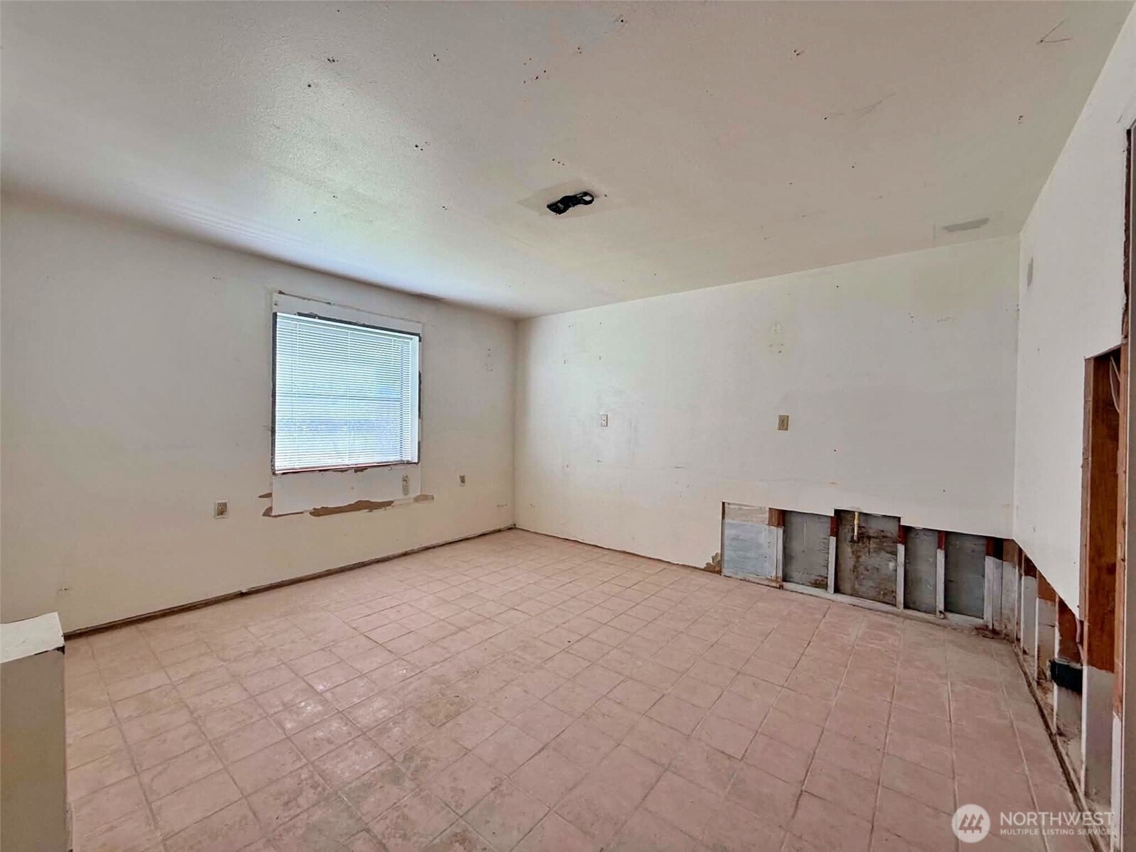 141 Filbert Road , Silver Creek, WA 98585