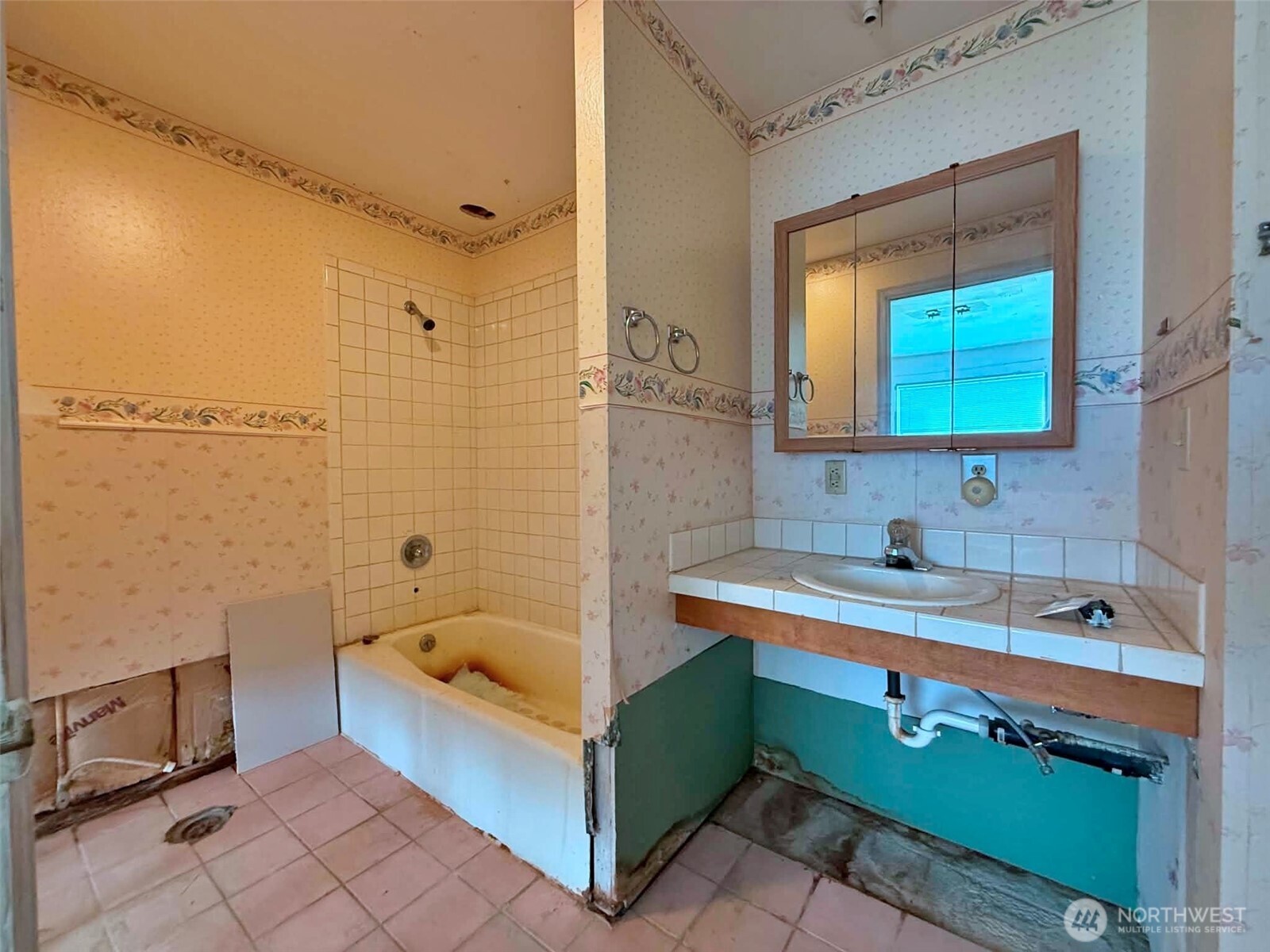 141 Filbert Road , Silver Creek, WA 98585