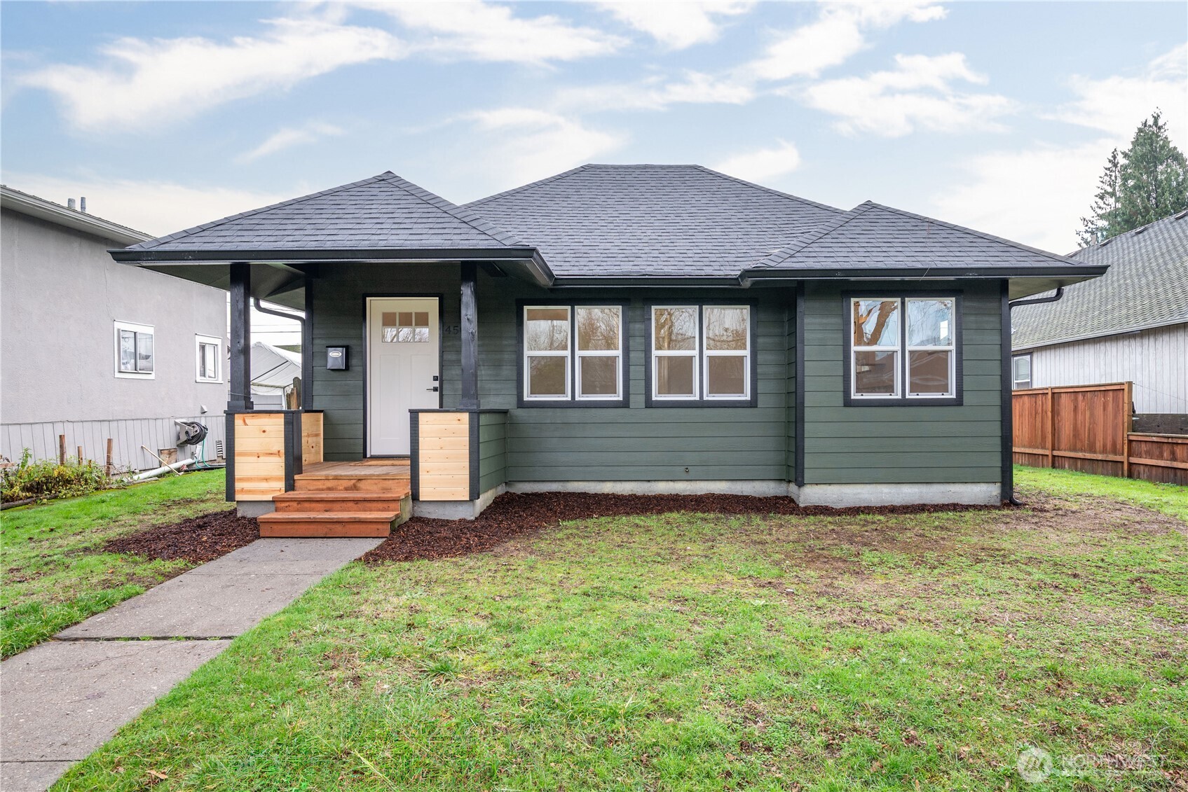 450 16th Avenue , Longview, WA 98632