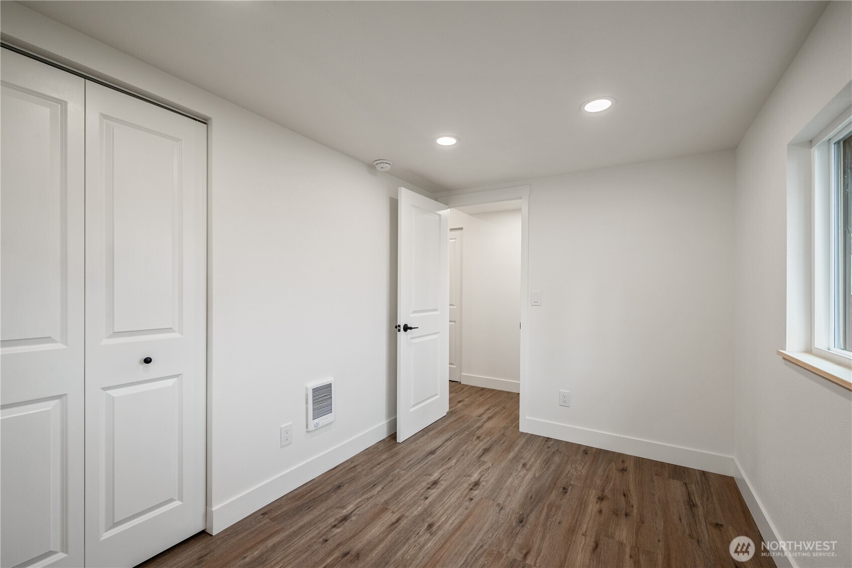 450 16th Avenue , Longview, WA 98632