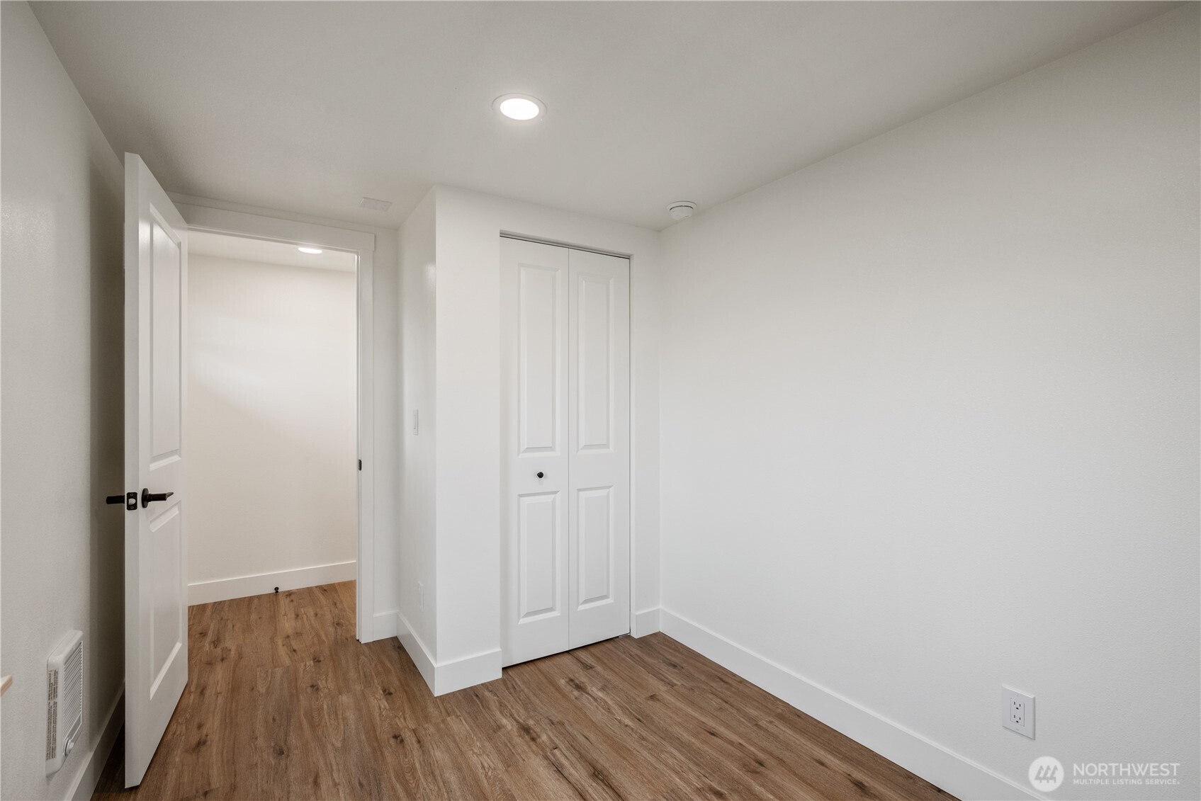 450 16th Avenue , Longview, WA 98632