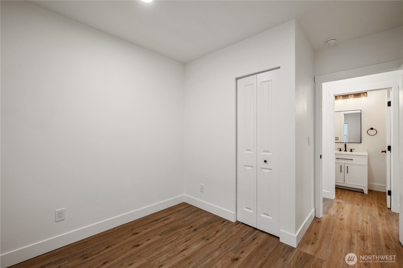 450 16th Avenue , Longview, WA 98632