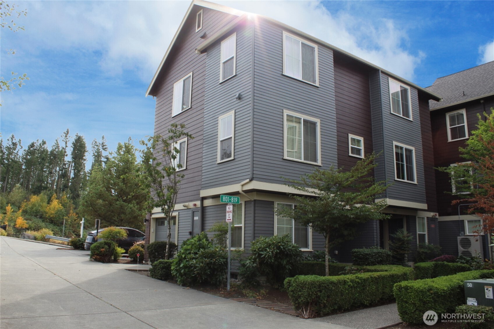 807 5th Place NE, Issaquah, WA 98029