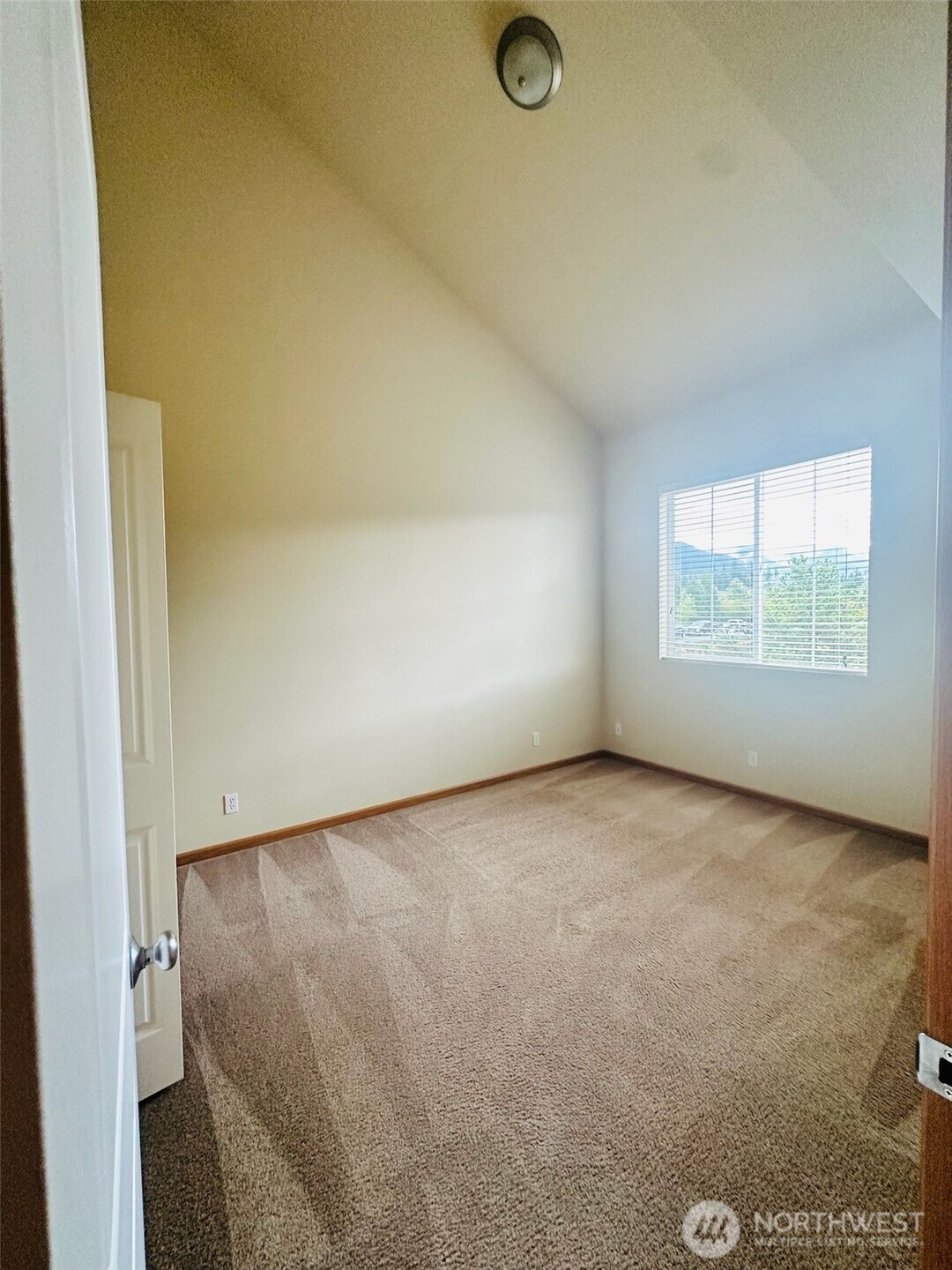 807 5th Place NE, Issaquah, WA 98029