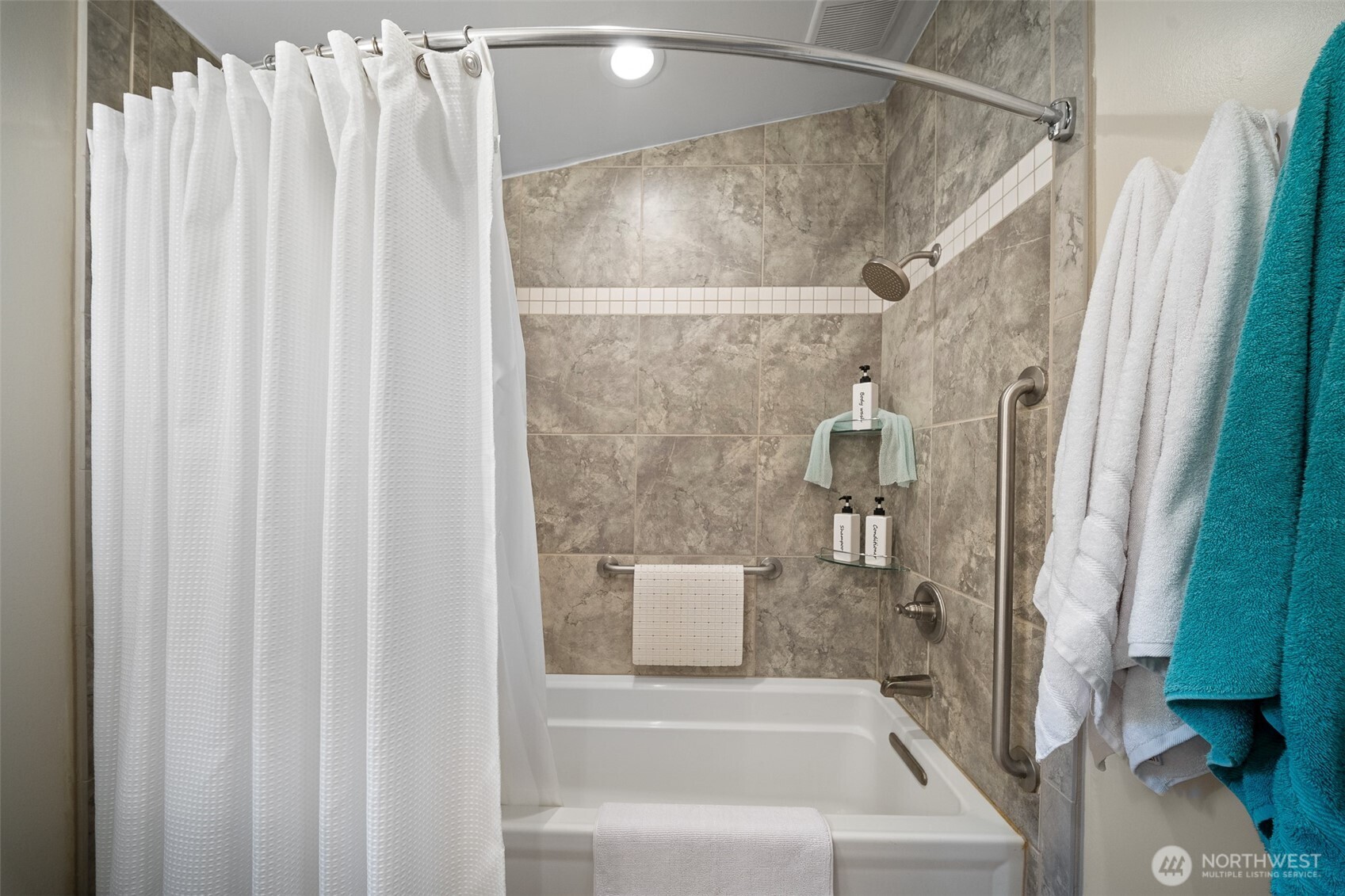 6605 Boston Harbor Road NE, Olympia, WA 98506