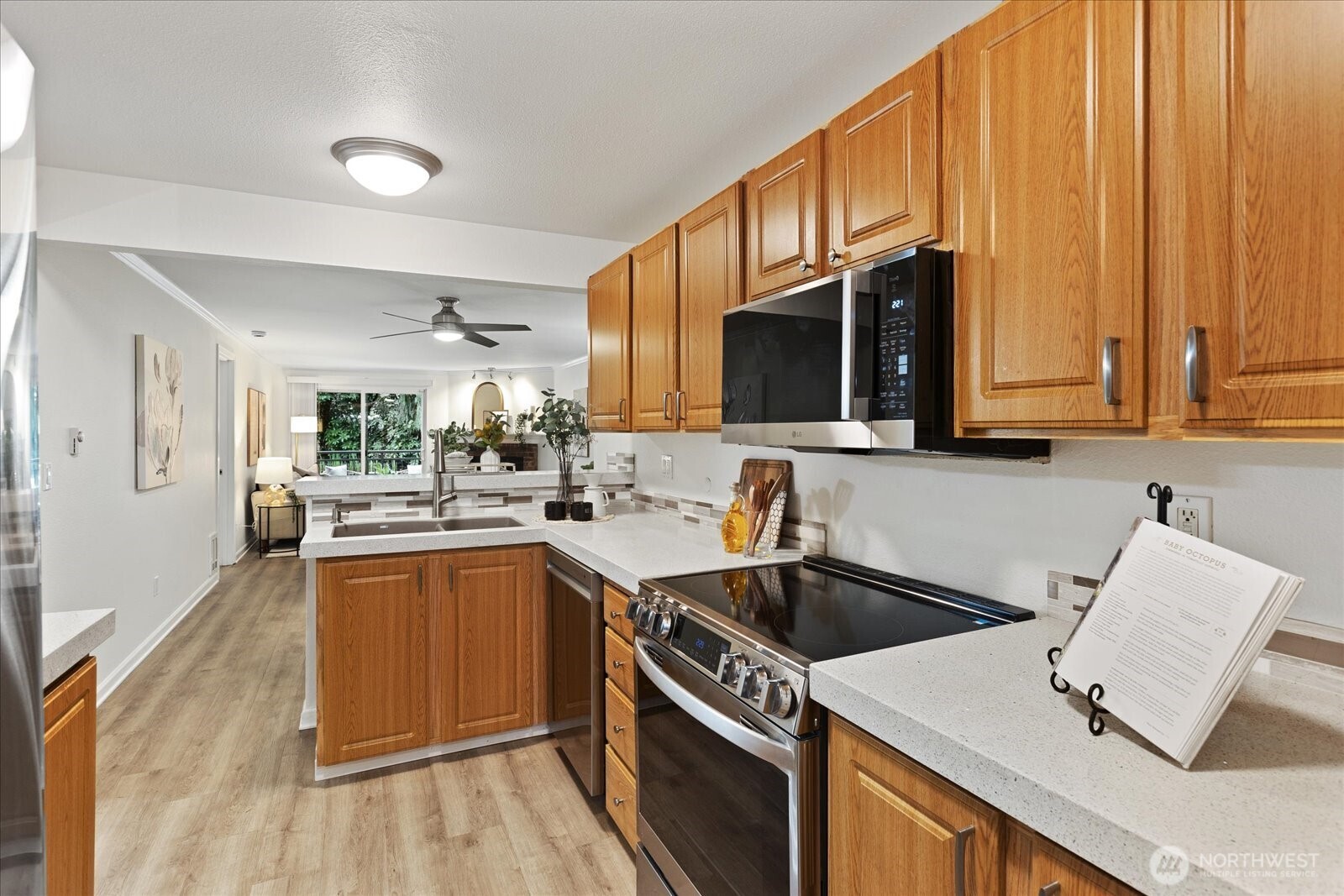 10018 NE 127th Place #B109, Kirkland, WA 98034