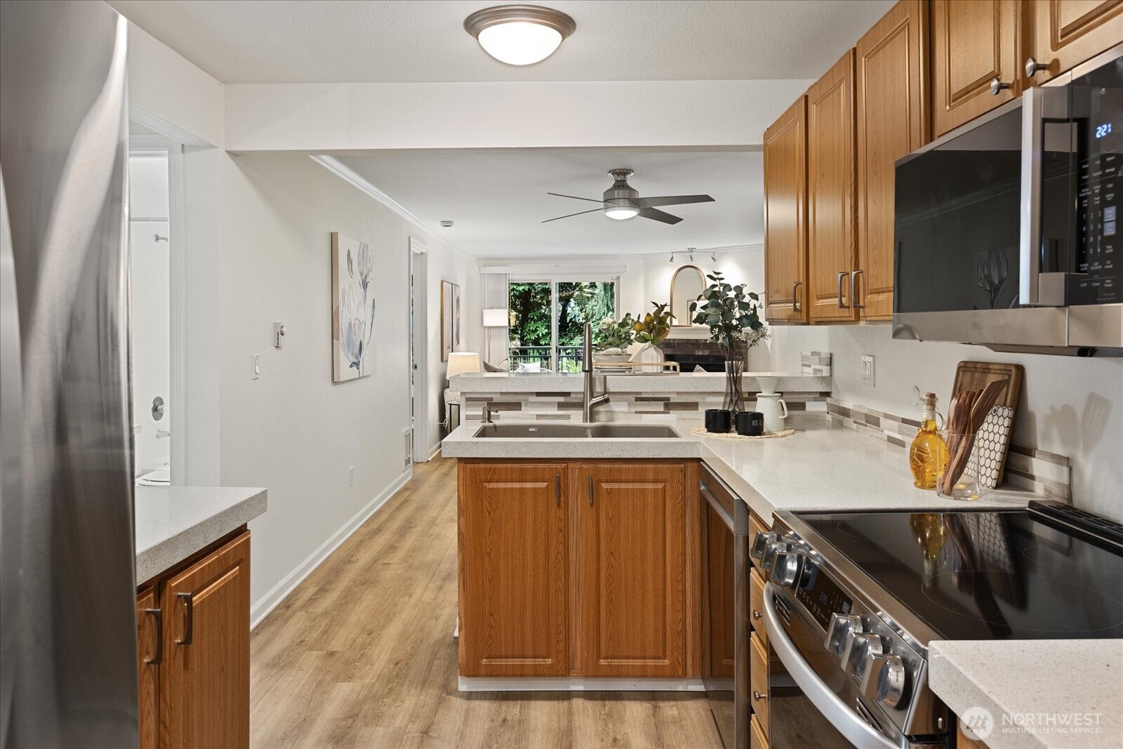 10018 NE 127th Place #B109, Kirkland, WA 98034