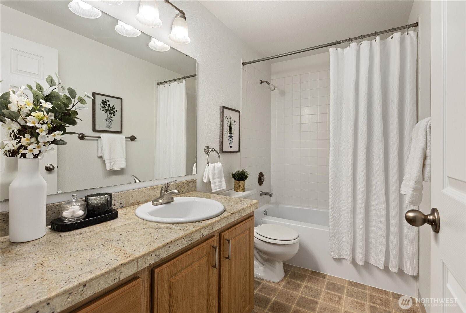 10018 NE 127th Place #B109, Kirkland, WA 98034