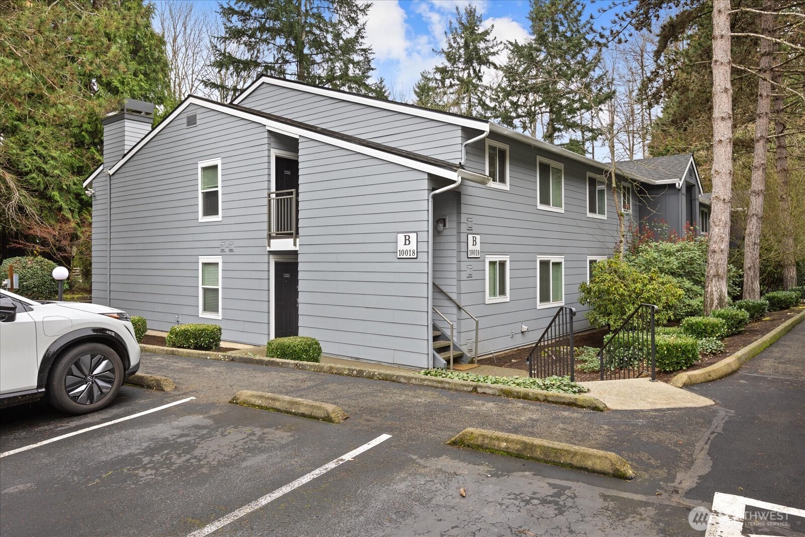 10018 NE 127th Place #B109, Kirkland, WA 98034