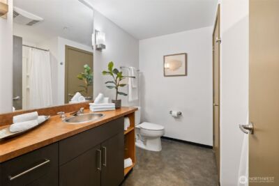 4422 Bagley Avenue N #216, Seattle, WA 98103-7678 - Photo 18