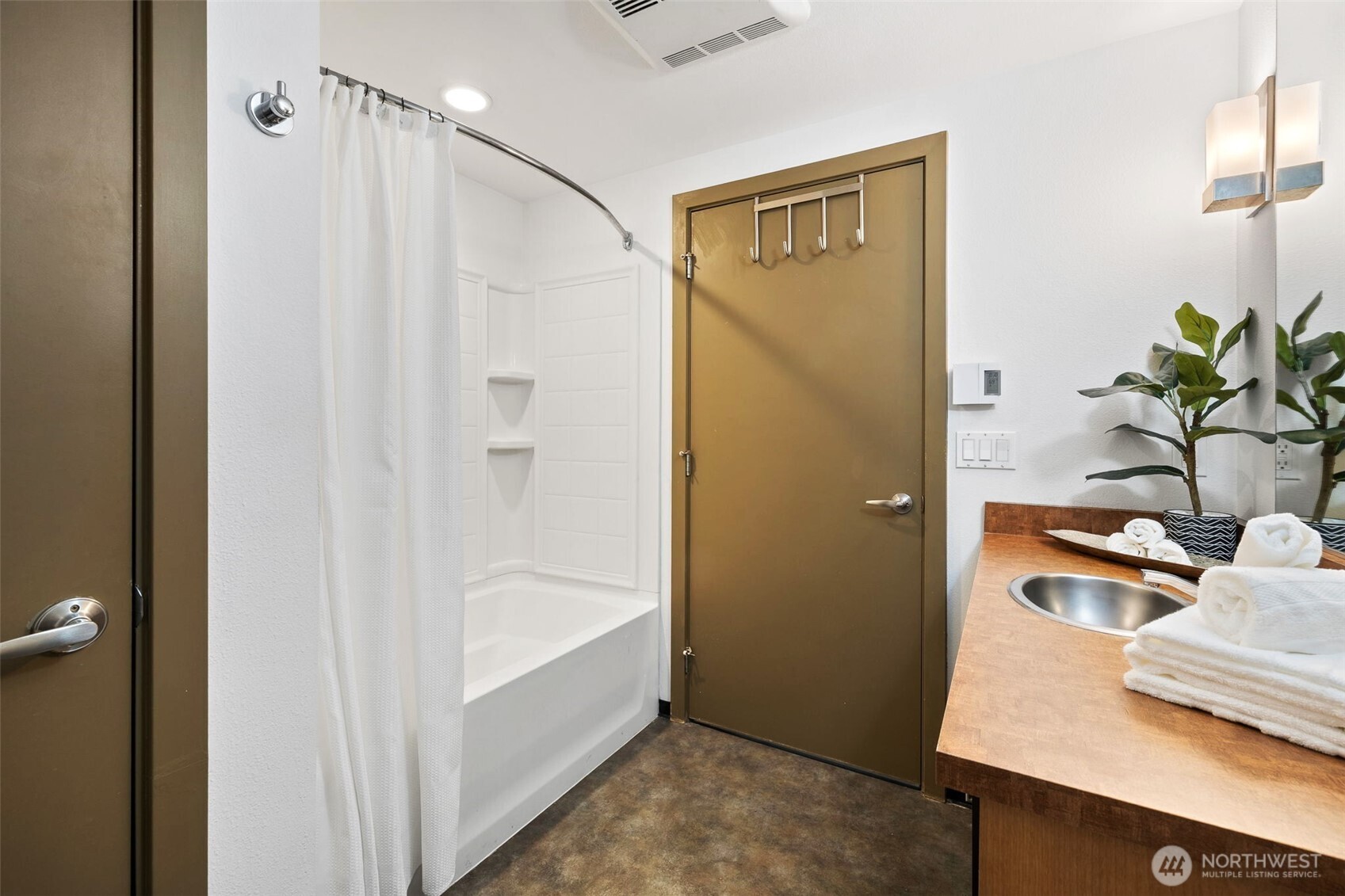 4422 Bagley Avenue N #216, Seattle, WA 98103-7678