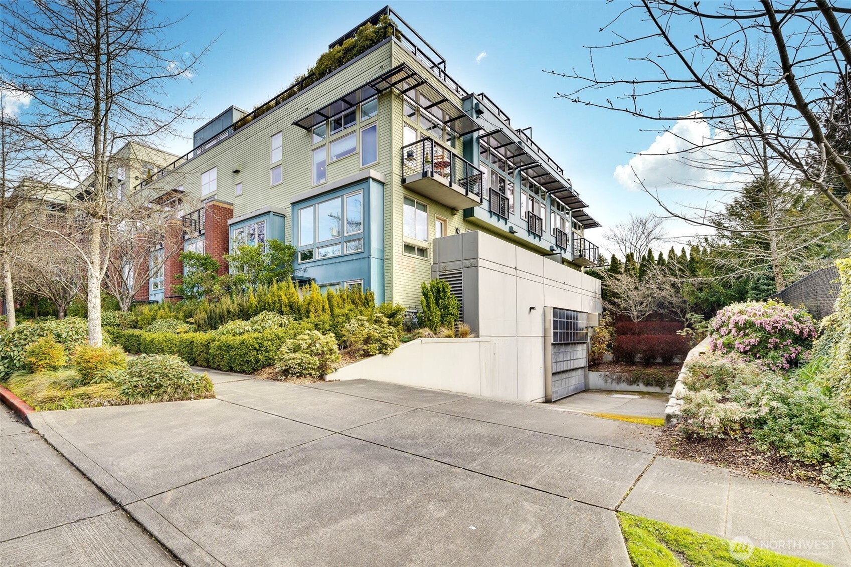 4422 Bagley Avenue N #216, Seattle, WA 98103-7678