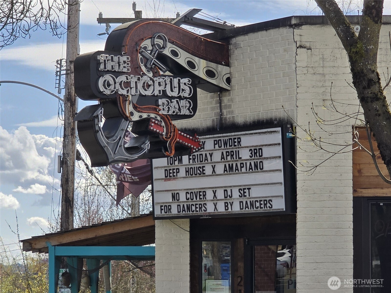 4422 Bagley Avenue N #216, Seattle, WA 98103-7678