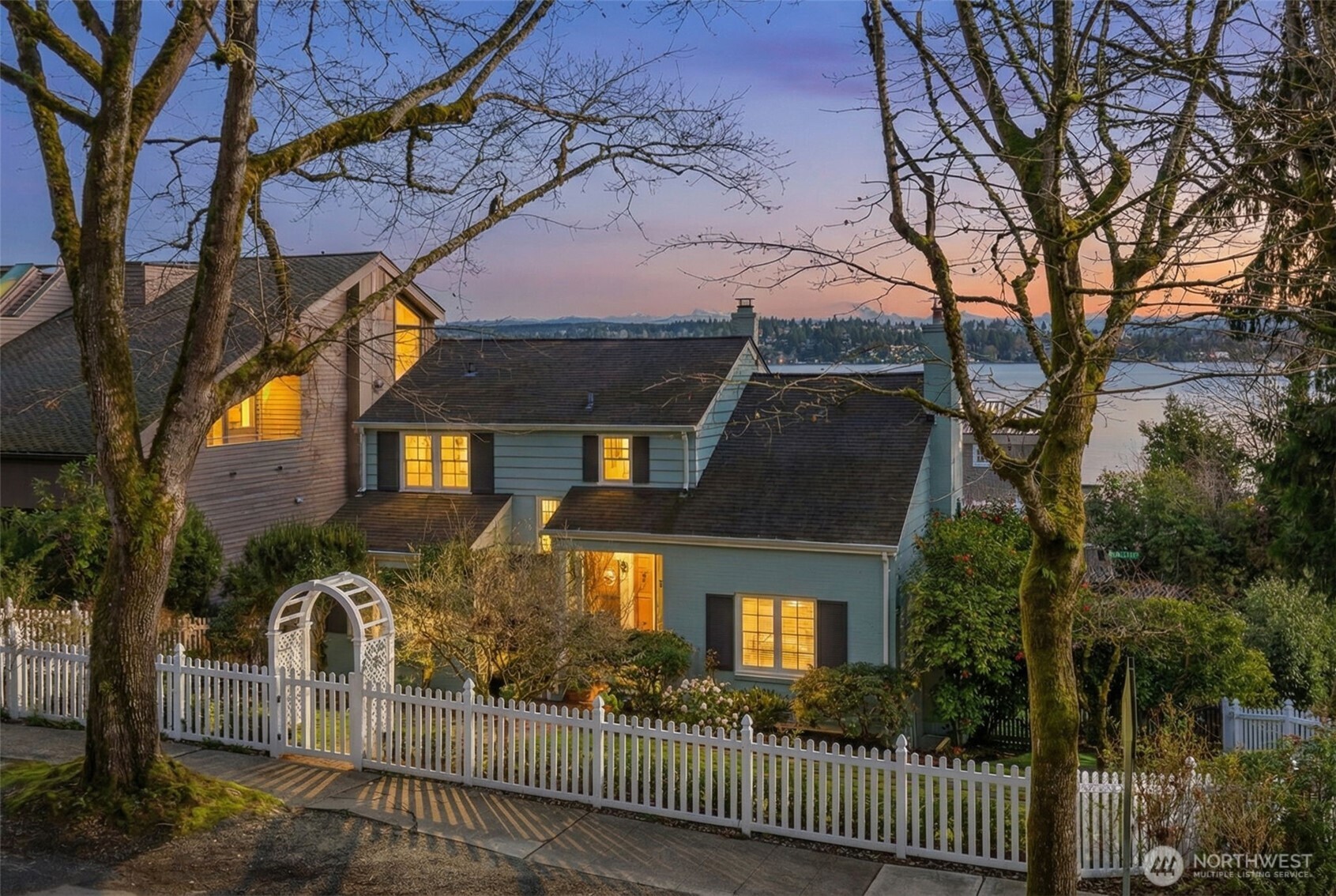 1702 Lake Washington Boulevard , Seattle, WA 98122