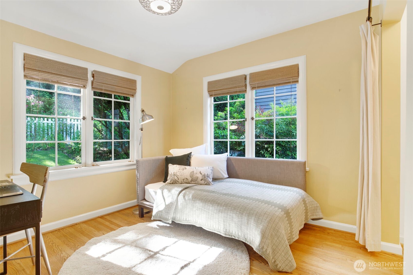 1702 Lake Washington Boulevard , Seattle, WA 98122