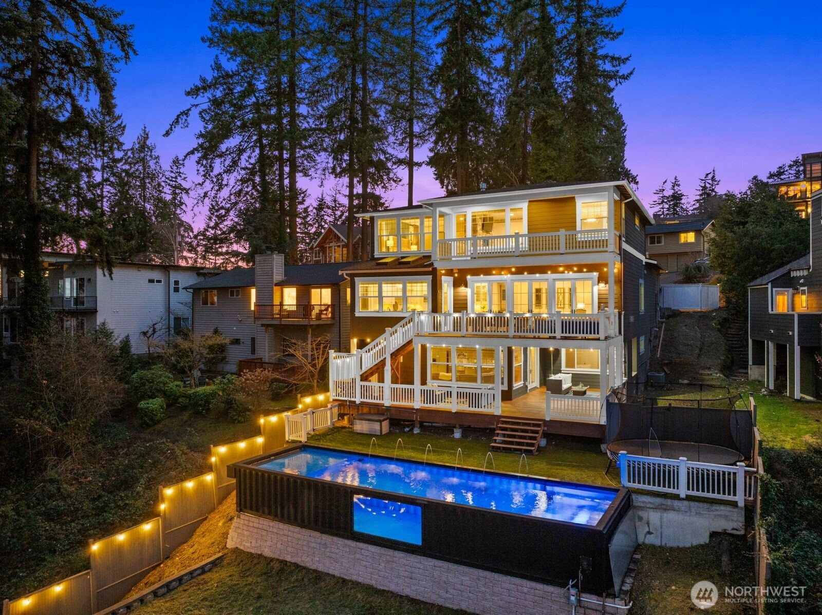 8411 NE 110th Place , Kirkland, WA 98034