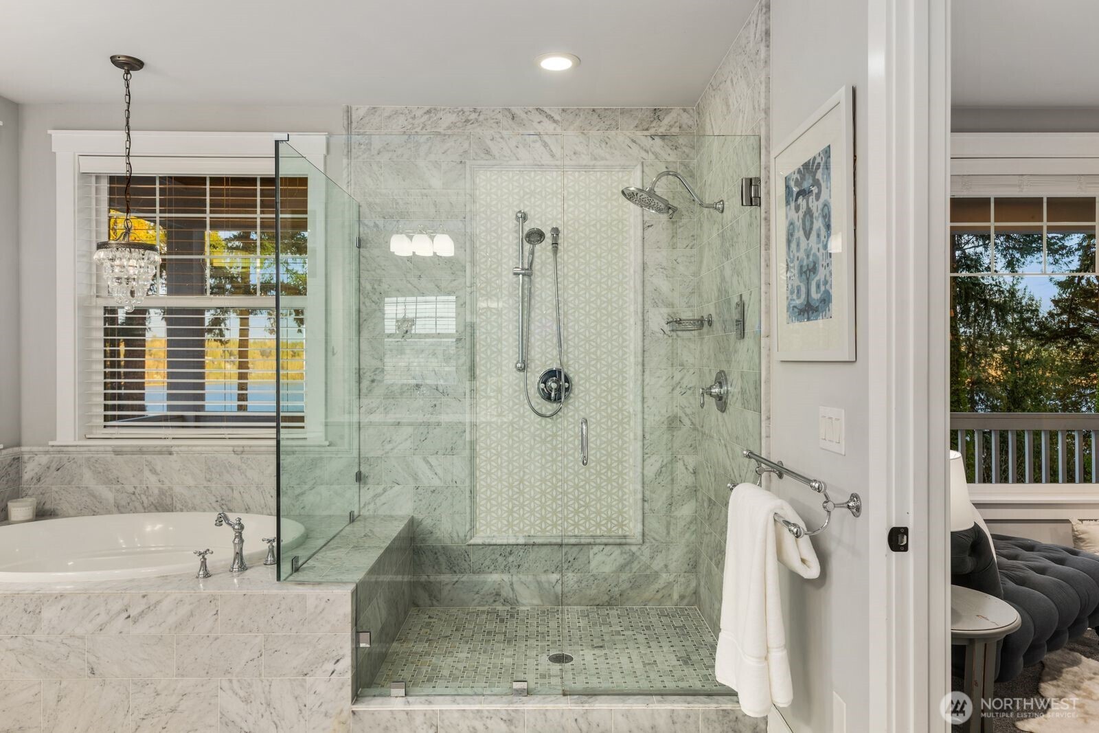 8411 NE 110th Place , Kirkland, WA 98034