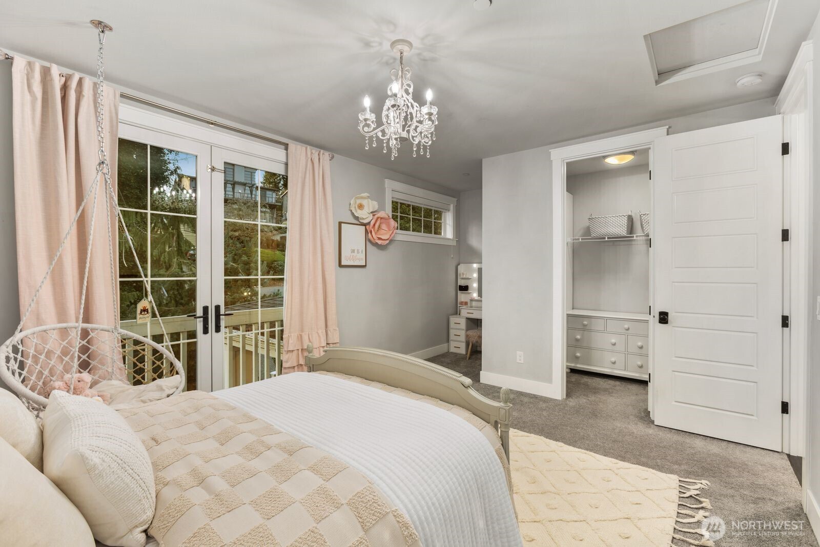 8411 NE 110th Place , Kirkland, WA 98034