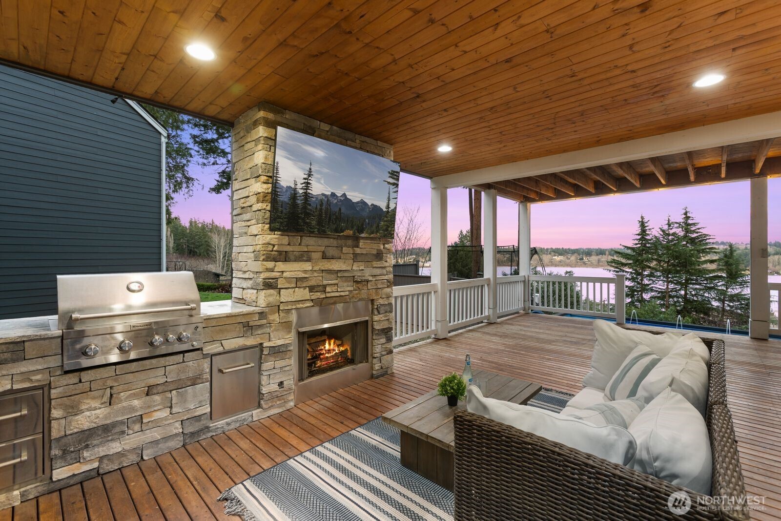 8411 NE 110th Place , Kirkland, WA 98034