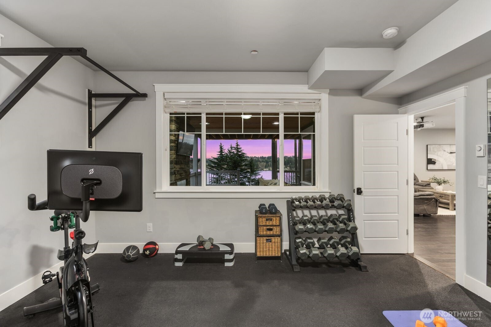 8411 NE 110th Place , Kirkland, WA 98034