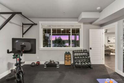 8411 NE 110th Place , Kirkland, WA 98034 - Photo 32