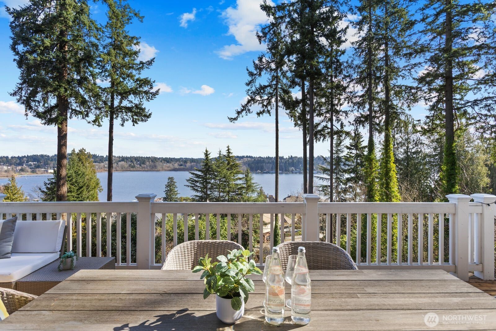 8411 NE 110th Place , Kirkland, WA 98034
