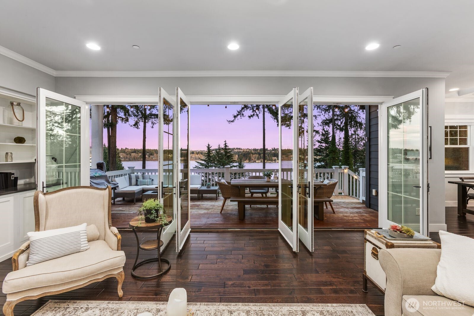 8411 NE 110th Place , Kirkland, WA 98034