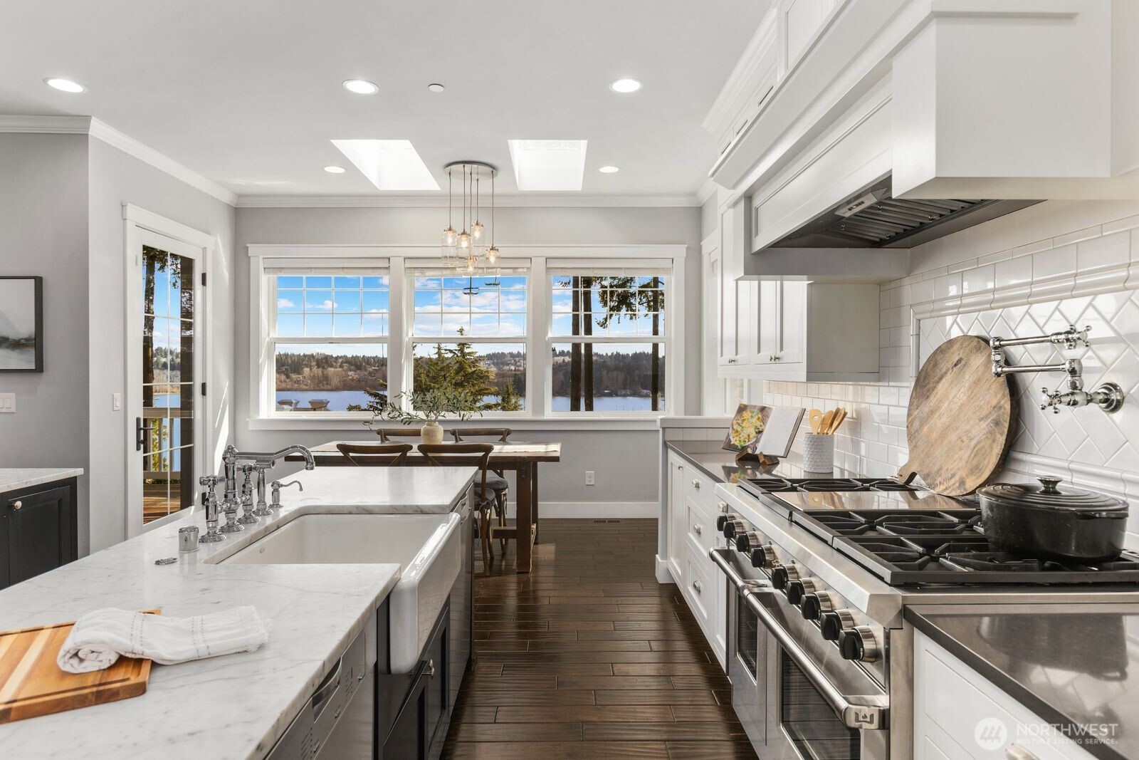 8411 NE 110th Place , Kirkland, WA 98034