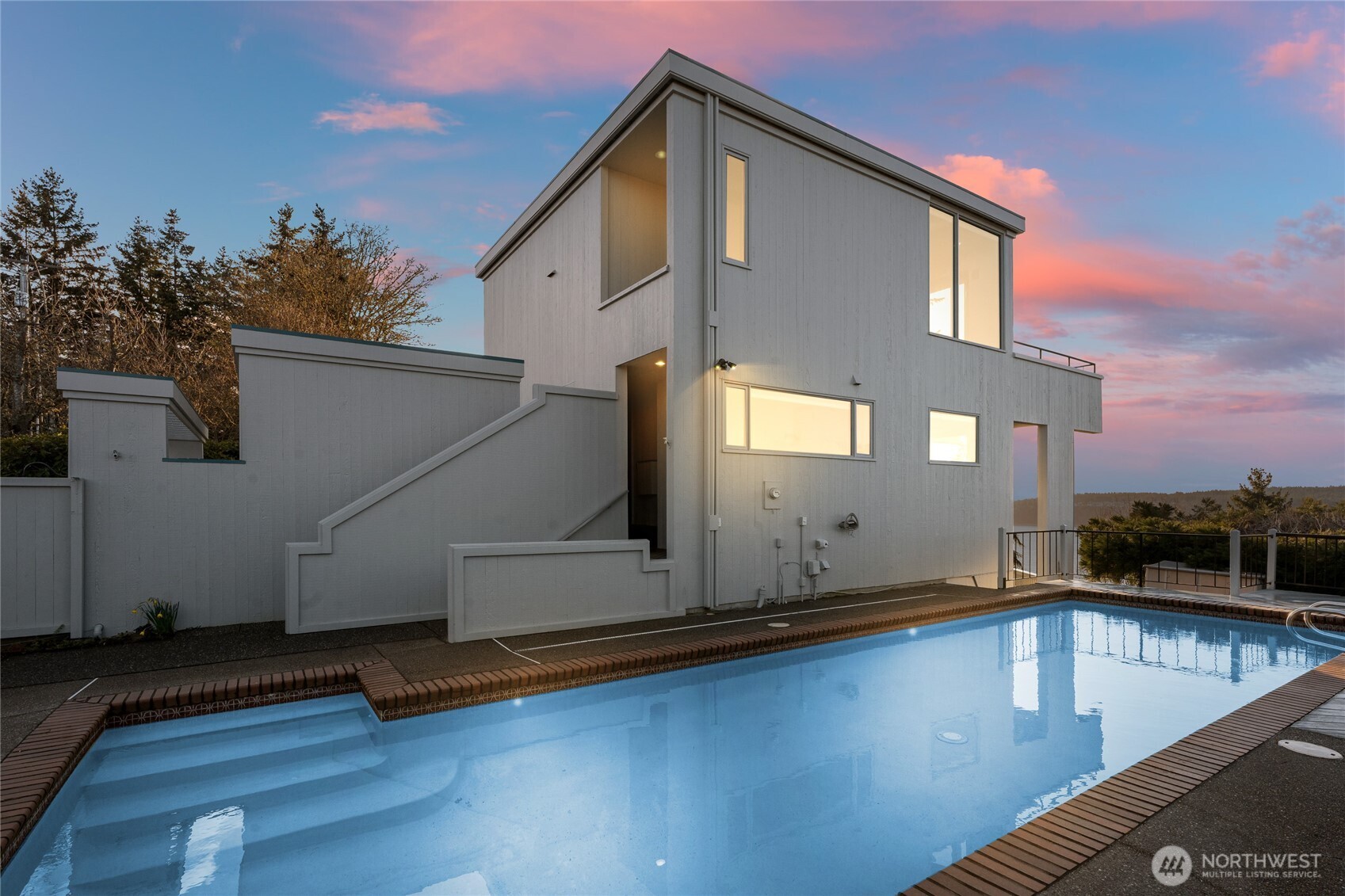 4042 Soundview Drive W, University Place, WA 98466