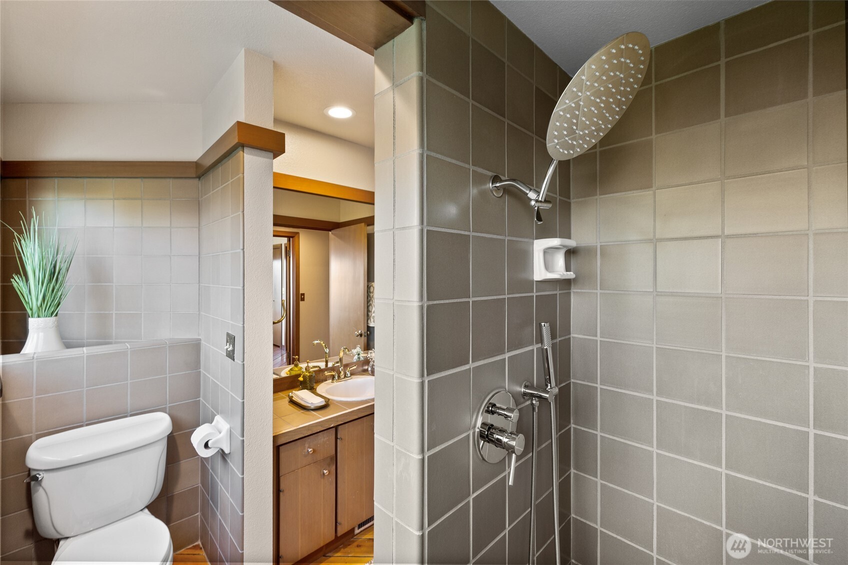 4042 Soundview Drive W, University Place, WA 98466