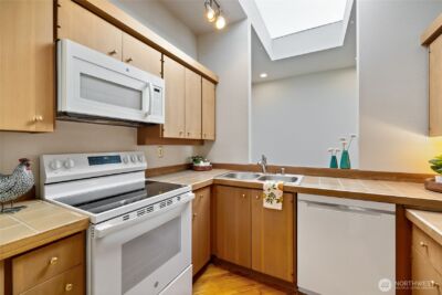 4042 Soundview Drive W, University Place, WA 98466 - Photo 10