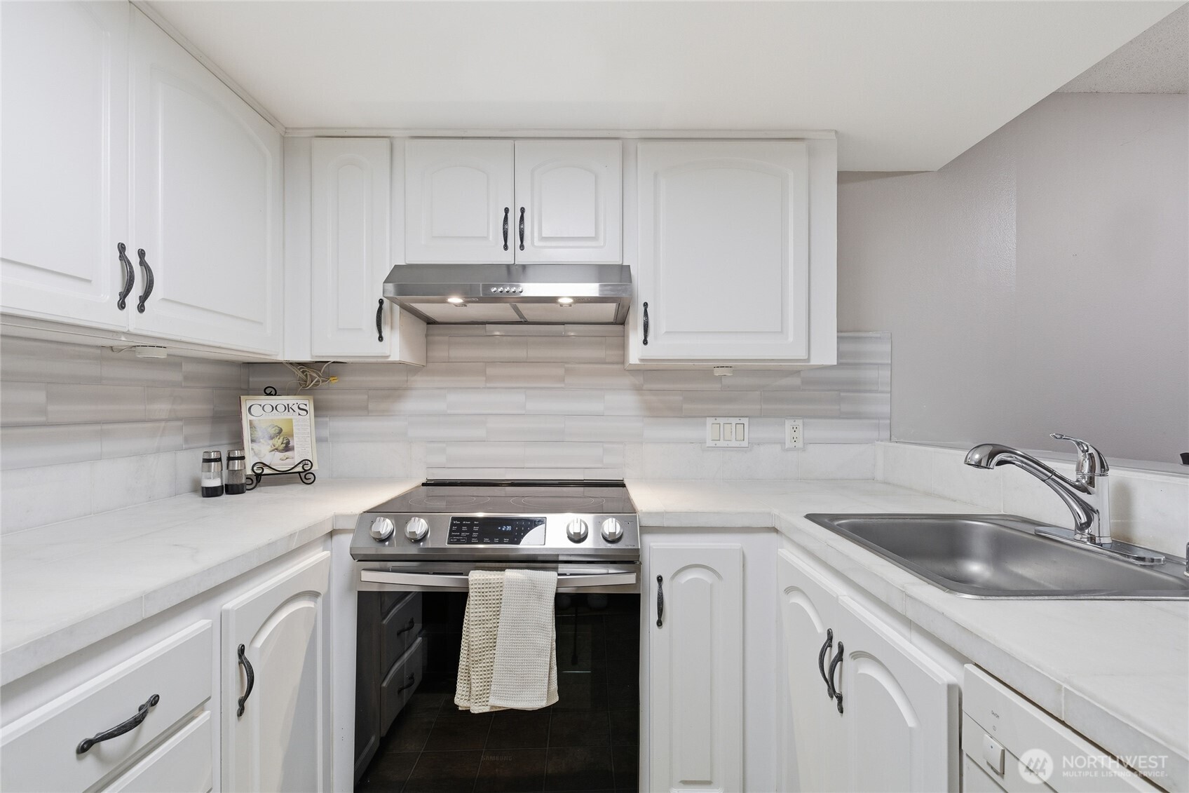 14651 NE 40th Street #C1, Bellevue, WA 98007