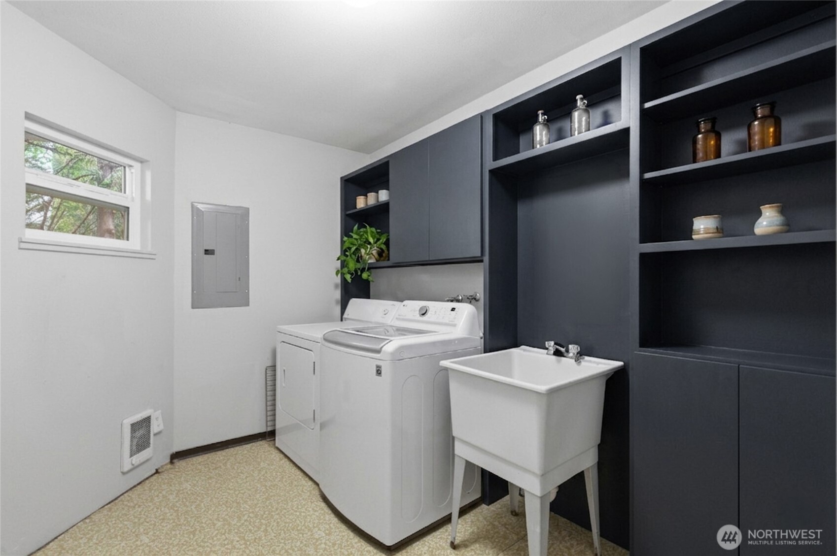 14651 NE 40th Street #C1, Bellevue, WA 98007