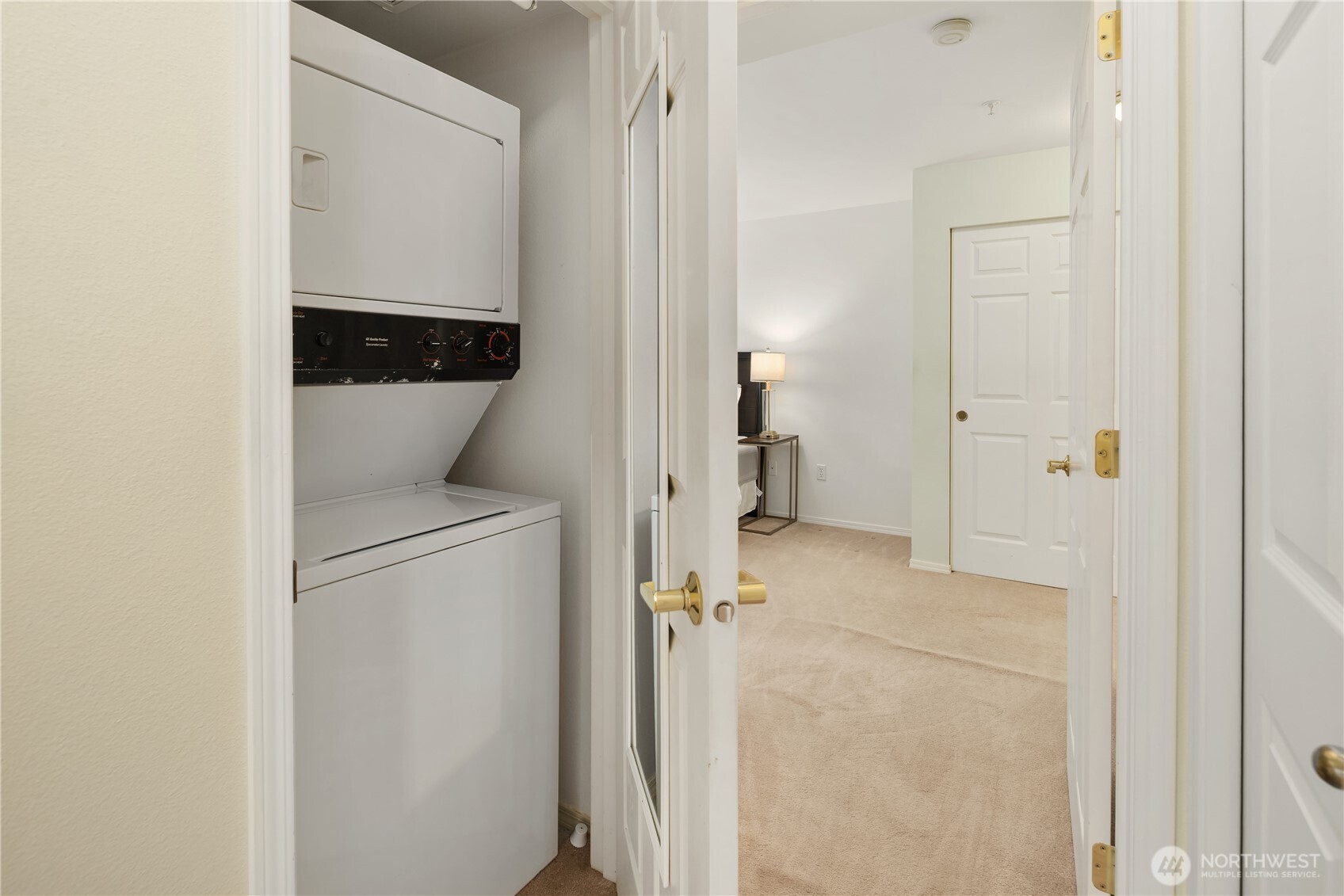 4133 224th Lane SE #213, Issaquah, WA 98029