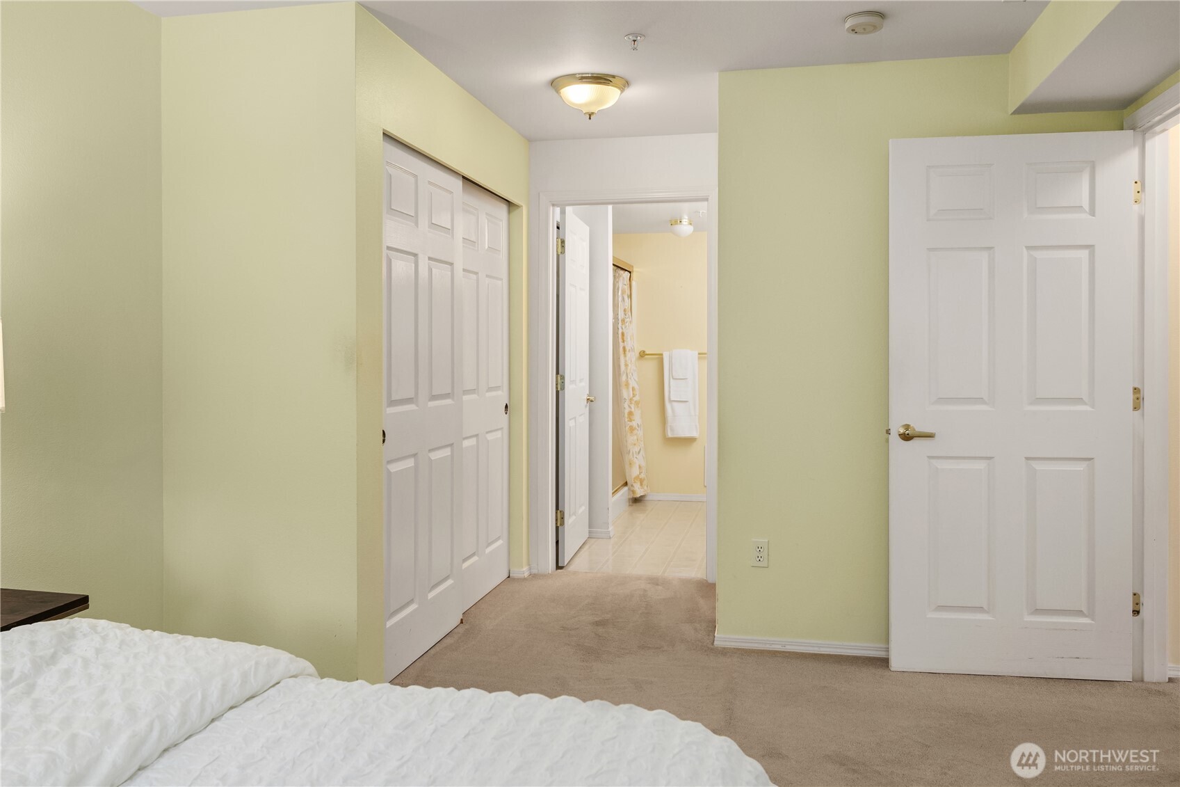 4133 224th Lane SE #213, Issaquah, WA 98029
