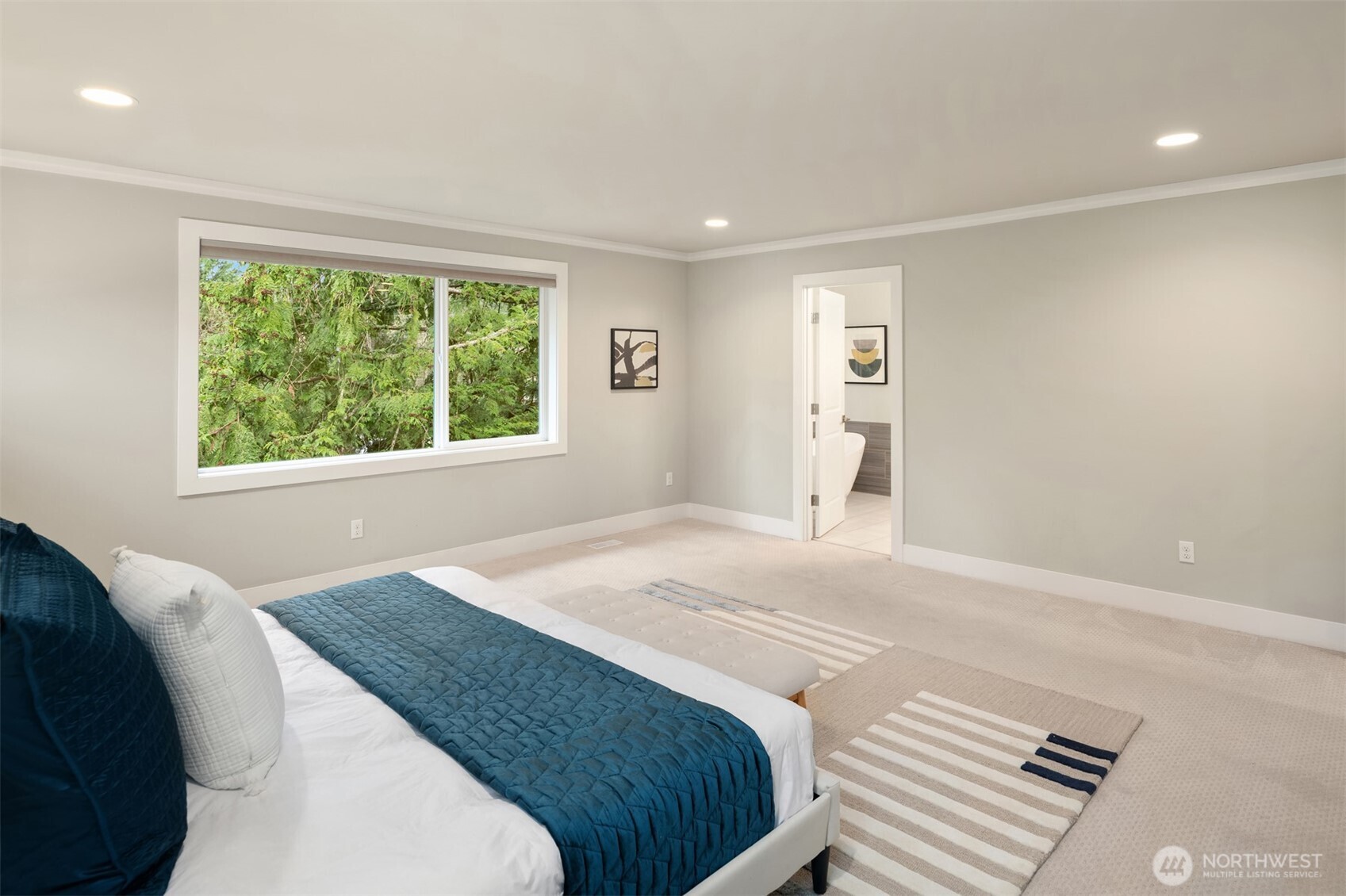 9726 Slater Avenue NE, Kirkland, WA 98033